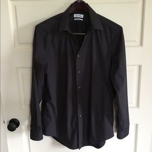 CALVIN KLEIN MEN SHIRT SIZE: M